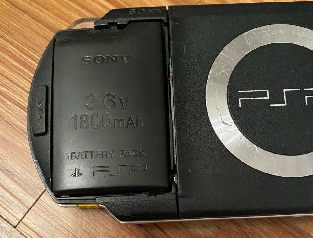Máy chơi game cầm tay